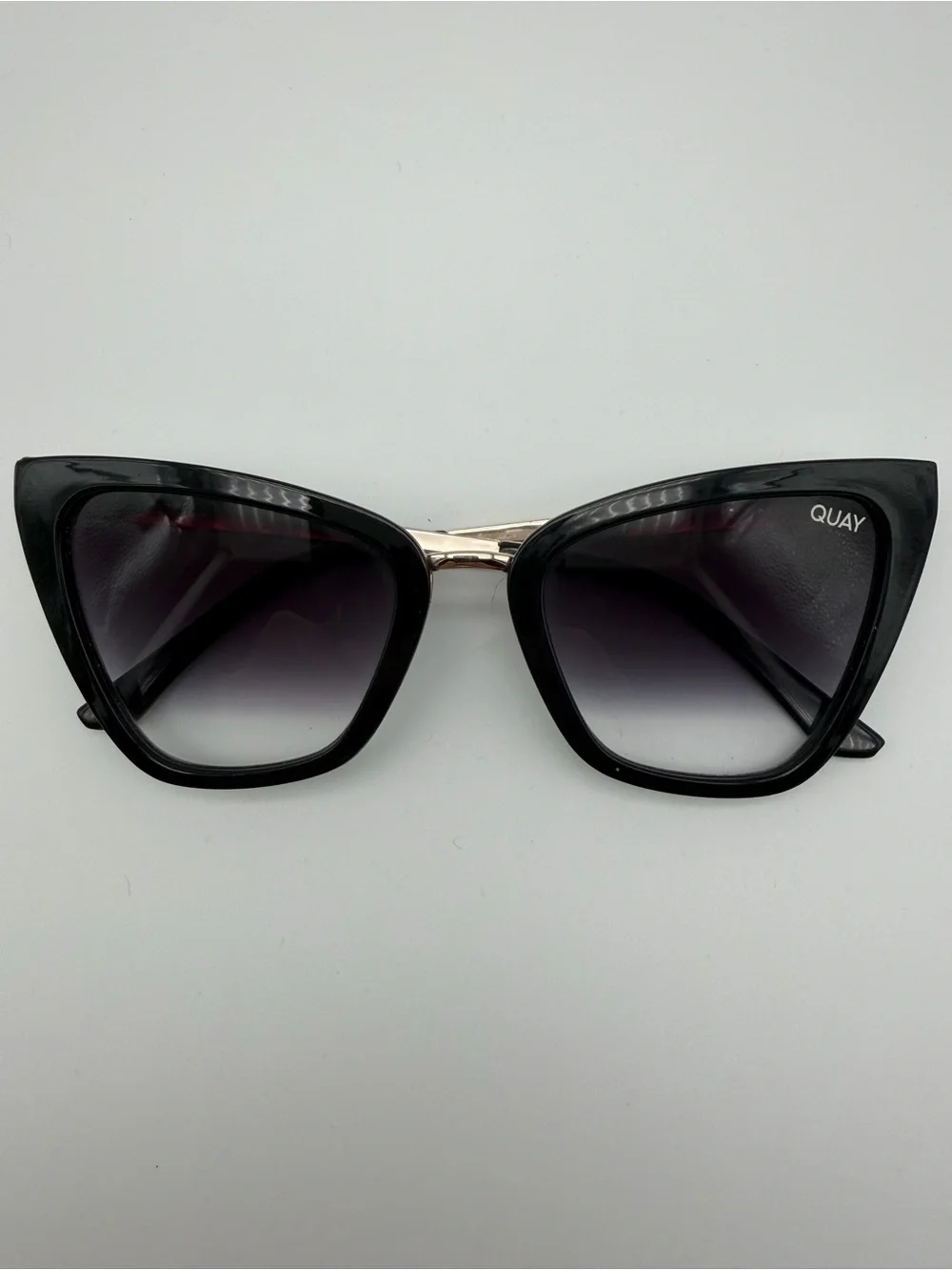 QUAY Reina Mini 125 Black Cat-Eye Sunglasses